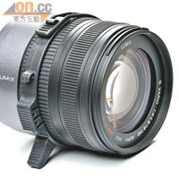 強化配件一覽<br>為方便短片拍攝用家，特地引入鏡頭變焦撥桿DMW-ZL1，售價$200。