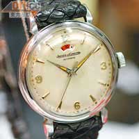當年米奇睇了周潤發的訪問，見到四十年代Jaeger-LeCoultre手錶而開始迷上古董錶。手錶採用彈弓推動「撞陀」式設計，而不是傳統的360度陀，更設有當時少見的動力儲存顯示。估價約$12,000