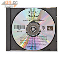 美國樂隊R.E.M.的派台碟，留意碟身印上了Mini的名字及附有編號，相當珍貴。