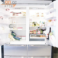 Sub-Zero內嵌入式全機冷藏室$85,500，及冷凍室$86,500，採用太空總署研發的空氣淨化技術，每廿分鐘便自動淨化及除菌除臭，把食物的保鮮期延長。