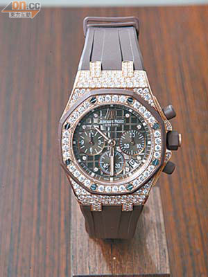 On Mikki<br>皇家橡樹離岸型女裝計時碼錶、<br>18K玫瑰金錶殼全鑲鑽款式 $727,000
