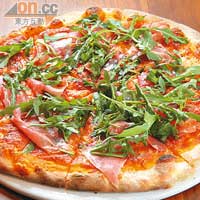 Prosciutto $148<BR>餐廳設置薄餅爐，正好讓名廚首次推出自家製薄餅，餅底以00麵粉混合高蛋白質麵粉製成，餡料則是意大利火腿、火箭菜等，經典、簡單、味美。