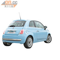 短小精悍的Fiat 500，游走狹窄街道特別得心應手。