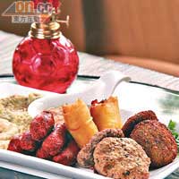 Middle Eastern Mezza Platter $140<br>雞肉豆蓉、腰豆蓉、茄子蓉都是很常見的中東食物，入口很細滑；配上脆卜卜的雜菜炸餅、春卷及羊肉炸餅來吃，味道豐富百變。
