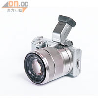 NEX-5N 售價：$4,990（淨機）$5,990（18~55mm單鏡頭套裝）$6,990	（18~55mm及16mm雙鏡頭套裝）