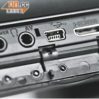 設有USB及HDMI插口，可連接電腦及高清電視。