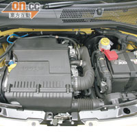 引擎沿用1.3公升型號，既有100bhp馬力，也符合歐盟五期廢氣排放條例。