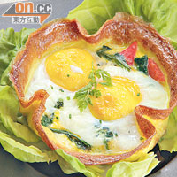 意式焗蛋<br>意式焗蛋單是賣相已很吸引！用意式薄餅載着焗雙蛋，入口脆卜卜又滑溜溜。