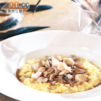 Saffron Scented Risotto with Stew of Pheasant and Bone Marrow$258（b）<br>法國野雞以白酒、蔬菜醃完焗香，混和在Creamy的意大利飯中，加上滑溜的牛骨髓，味道甘、甜、香、醇。