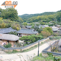 去年被列入世界文化遺產的良洞村，是韓國規模最大及歷史最悠久的貴族村。