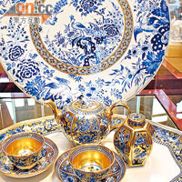 這套茶具有點像中國青瓷，約售HK$69,000。