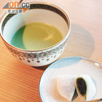 在福壽園以精美的甜點配上茶香撲鼻的抹茶，是尚佳的下午茶選擇。￥700（約HK$70）