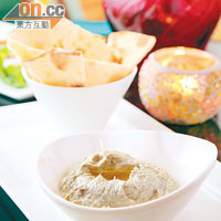 Homemade Dips W/ Pita（Baba Ghanoush） $48<BR>以茄子、香草等炮製，味道較Hummus清新，入口柔滑，味道卻比想像濃香。