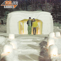 湯西川溫泉的雪屋祭含蓄卻不失浪漫，吸引不少情侶到訪。