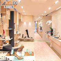 全店以淡粉紅為主調，配搭同色系的石紋細節設計，由設計大師Patricia Urquiola操刀。