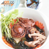 日式磯煮鮑魚（兩隻） $98