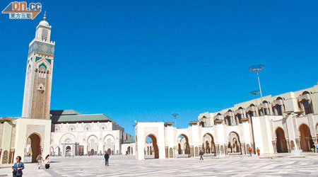 清真寺面積廣闊，一來一回也要花15分鐘以上。