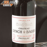 舊世界酒的標籤如「Grand Vin」是主牌（紅線）、「Chateau Lynch Bages」是酒莊（藍線）、「Grand Cru Classé」是品質級別（黃線）、「Pauillac」是地區（綠線）等。