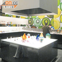 地下的接待處亦設有小小的玻璃工藝品商店。