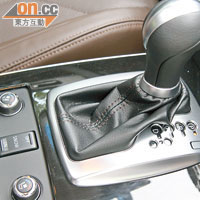 波箱為可作手動加減的七前速自動型號，有助提升車輛加速效能。