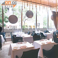 餐廳一改傳統格調，富法式優雅之餘，不失住家感覺。