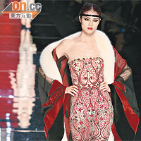 日式的kimono設計滲入服裝中，散發東瀛味道。