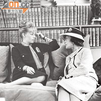 1960年Jeanne Moreau（左）及Coco Chanel（右）本人身穿品牌經典外套。