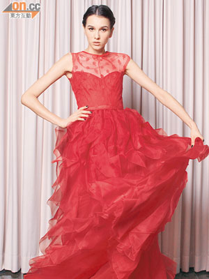 紅色evening gown$85,000