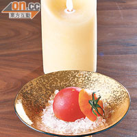 鹽田番茄（Omakase菜式之一）<br>來自熊本的番茄甜度比一般高，不經烹調與調味，原汁原味，入口先是清新，香甜汁水緊隨而來。