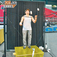 Juggler在後台設有專用訓練籠，作用是防止波波四圍碌！