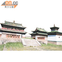 額爾德尼召寺內的建築不乏中國風的設計。