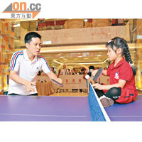 高禮澤父女檔上場打乒乓球，雖然不敵拍檔李靜，但能增加親子互動，對阿澤來說，絕對是好事！