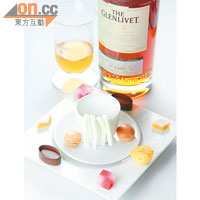 精緻甜點配The Glenlivet XXV，勁多選擇如松露朱古力、Macaron、棉花糖等，超甜感覺配上濃烈的25年份酒，感覺很圓滿。