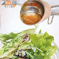 最好選用初榨橄欖油來焗番茄及做沙律汁，味道夠香也更為健康。