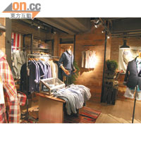 新店裝潢以大量木材配合昏黃燈光營造獨特的美式店舖風格。