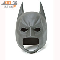 落訂時只需捐出$100畀UNICEF，就可得到限量蝙蝠俠面罩一個。