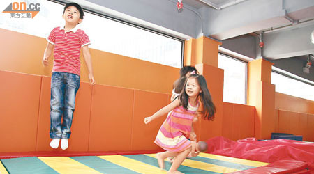 彈力跑道是重點設施之一，最啱跳跳紮的小朋友。