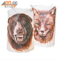 三大主題逐Part睇<BR>Part 2 救救野生動物<BR>熊出沒注意：用棕熊及狐狸做主題，以咖啡渣做成的顏料，將棕熊及狐狸的樣貌活現於帆布之上。