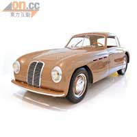 1947年亮相日內瓦車展、翌年投入市場的A6 1500 Turismo，是瑪莎拉蒂首款量產車。