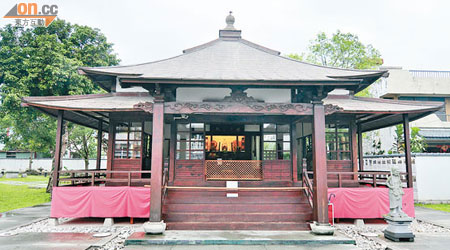 攢尖式的屋頂，多為日式寺院所用。