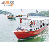 在島上碼頭可轉乘不定期的小艇到Marine Park，收費約RM$10（約HK$25）。