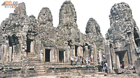 大吳哥巴戎寺內有多座四面佛塔，因為當時建城的Jayavarman VII國王信奉佛教。