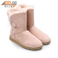 UGG杏色羊毛靴 $2,090（d）