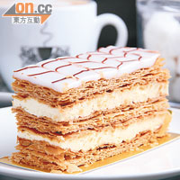 Vanilla Mille-Feuilles $45<BR>酥皮脆卜卜又鬆化，至於雲呢拿味的吉士醬就香甜軟滑，Tea Time必吃。