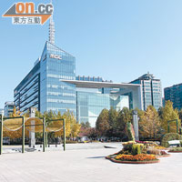 公園旁便韓國大型電視台MBC的基地。