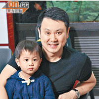 譚師傅的兒子去年參與龍獅節創下最年幼表演者紀錄。