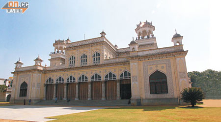 Durbar Hall是Nizam的王座所在，也是歷代Nizam登基的地方。