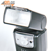 DMW-FL360L閃光燈具備LED照明及無線觸發功能。售價：$2,690