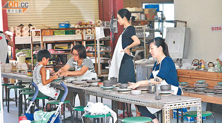 參加者有機會參與陶藝工作坊。
