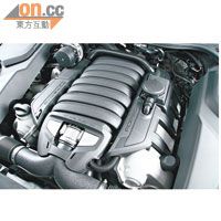 4.8公升V8引擎，能輸出最大馬力400hp。